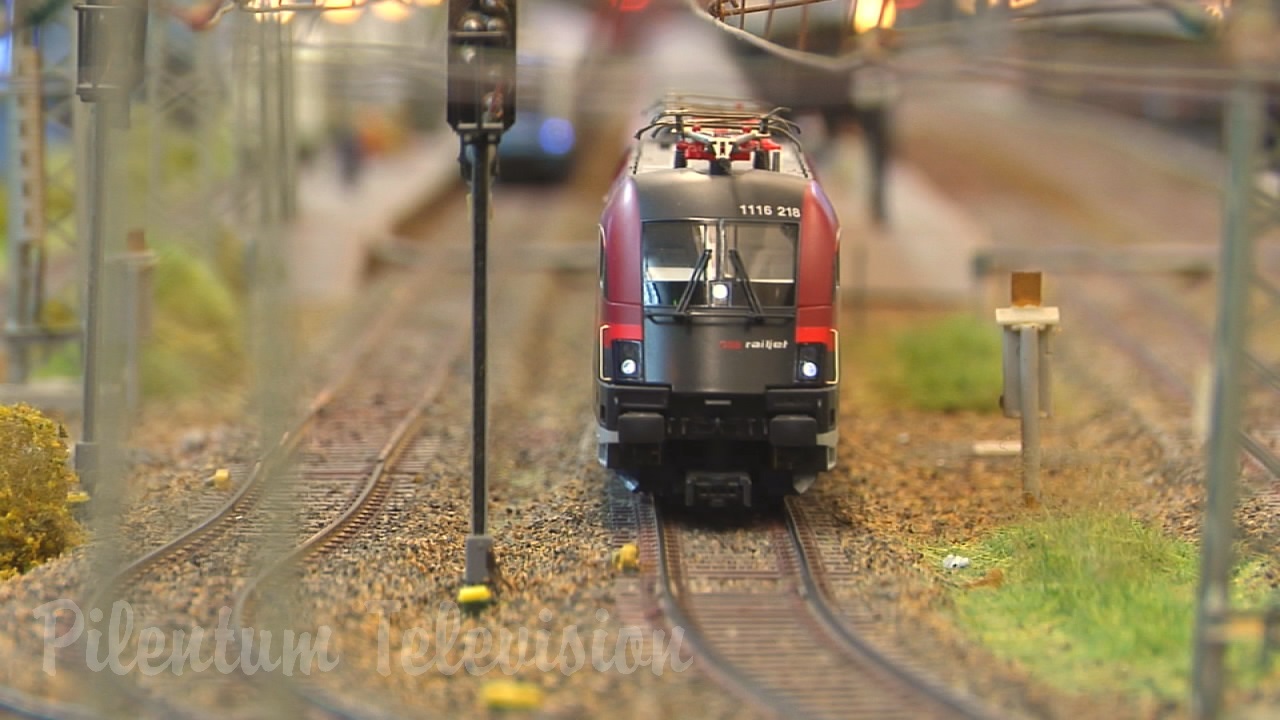 The World of Model Trains - Enjoy more than 75 different locomotives and train sets in HO scale