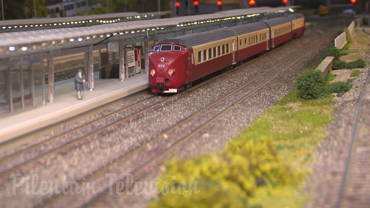 The World of Model Trains - Enjoy more than 75 different locomotives and train sets in HO scale