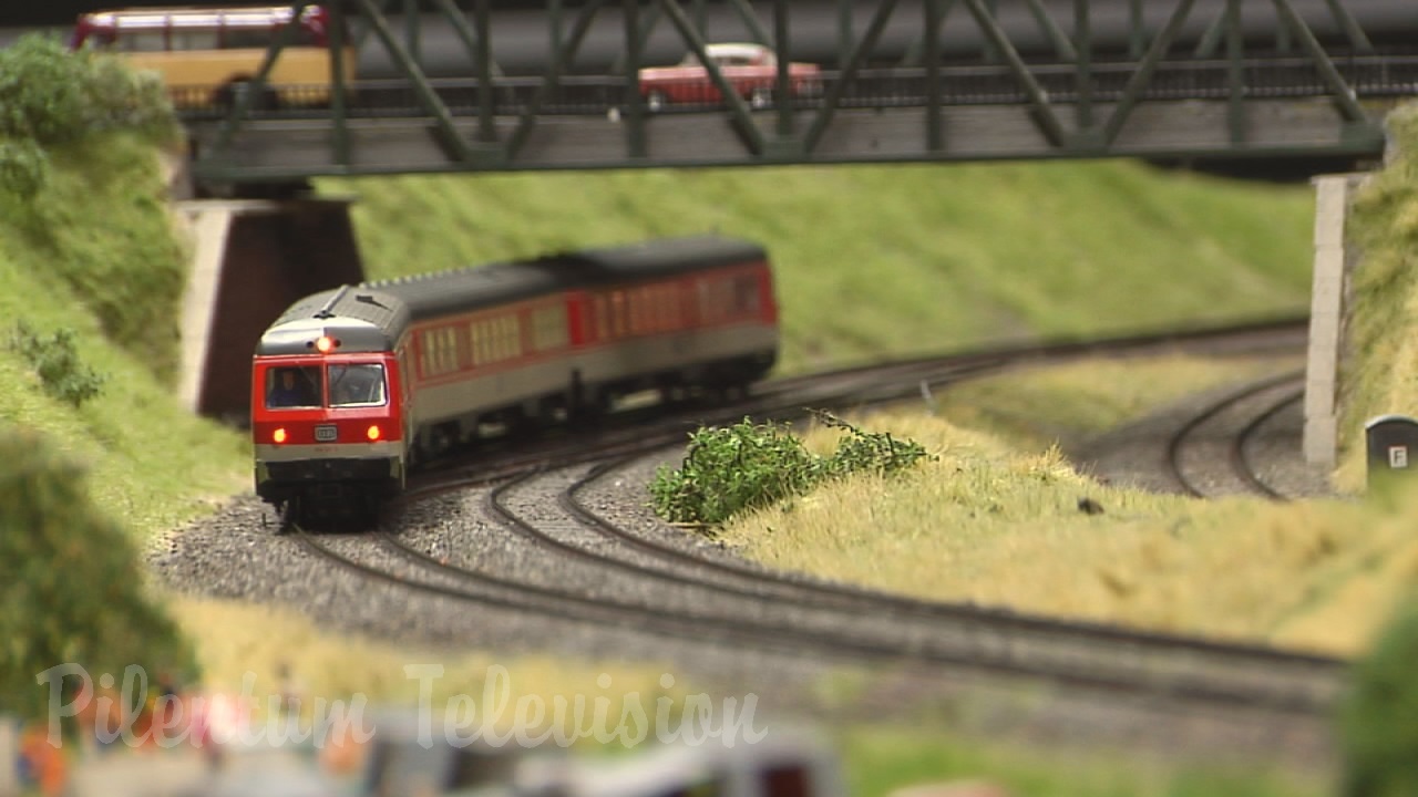 The World of Model Trains - Enjoy more than 75 different locomotives and train sets in HO scale