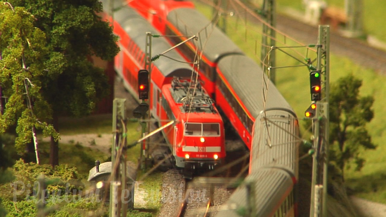 The World of Model Trains - Enjoy more than 75 different locomotives and train sets in HO scale