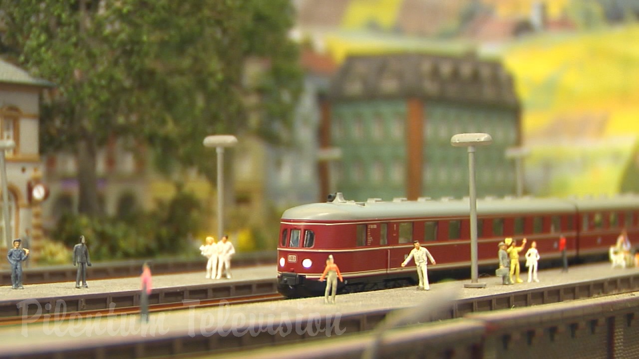 The World of Model Trains - Enjoy more than 75 different locomotives and train sets in HO scale