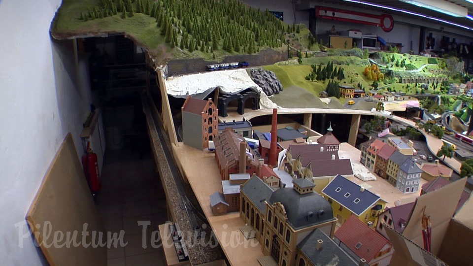 Model Train Video by Pilentum with Car System and Cab Ride on a Model Railway under Construction