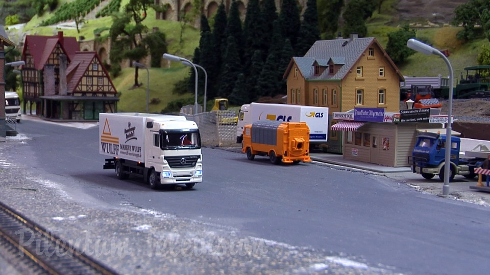 Model Train Video by Pilentum with Car System and Cab Ride on a Model Railway under Construction