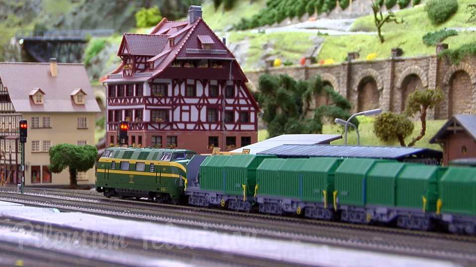 Model Train Video by Pilentum with Car System and Cab Ride on a Model Railway under Construction