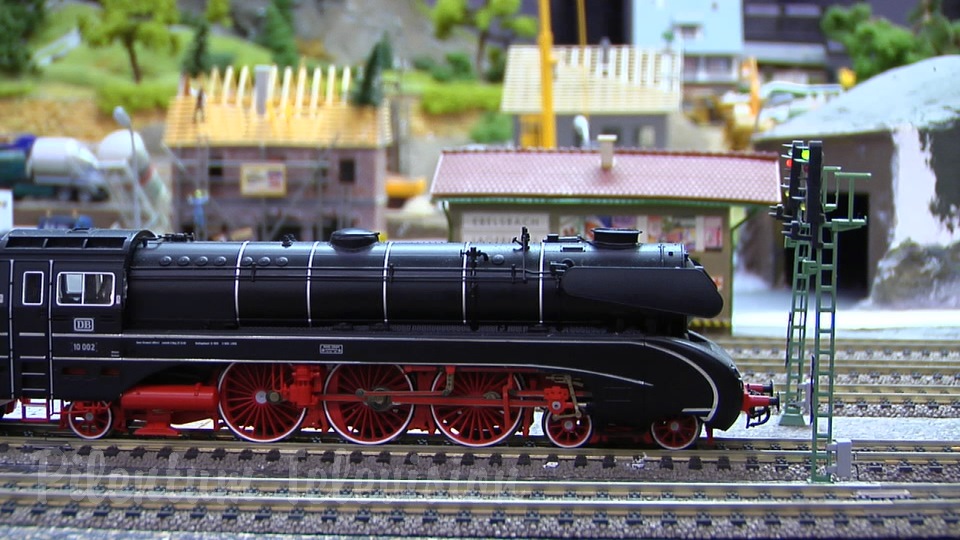 Model Train Video by Pilentum with Car System and Cab Ride on a Model Railway under Construction