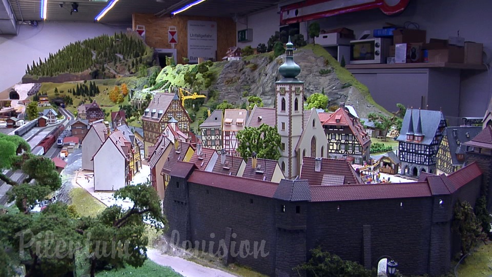 Model Train Video by Pilentum with Car System and Cab Ride on a Model Railway under Construction