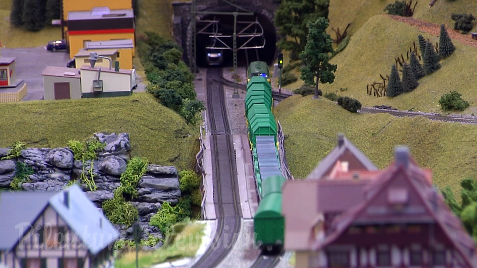 Model Train Video by Pilentum with Car System and Cab Ride on a Model Railway under Construction