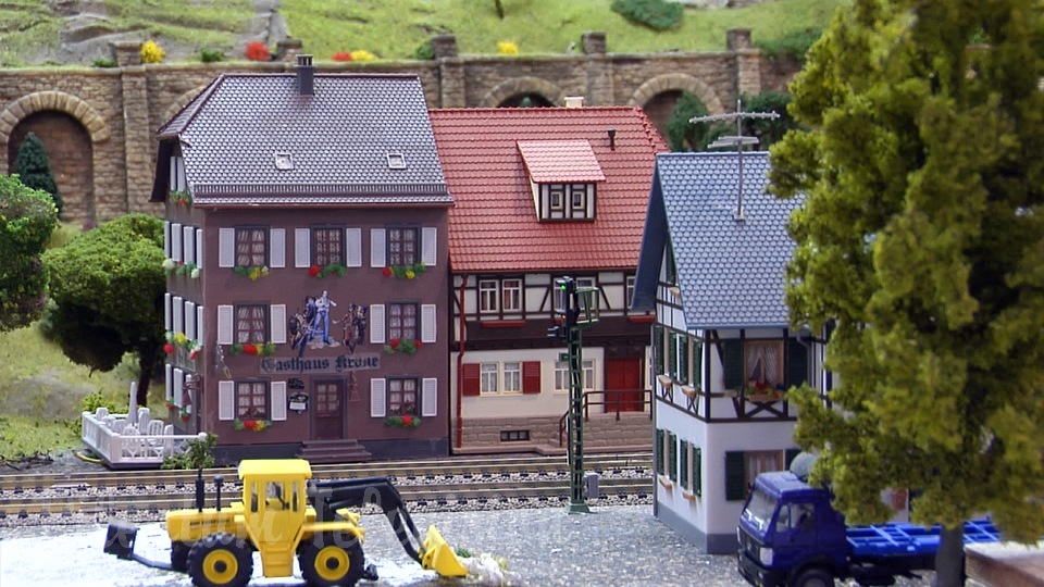 Model Train Video by Pilentum with Car System and Cab Ride on a Model Railway under Construction