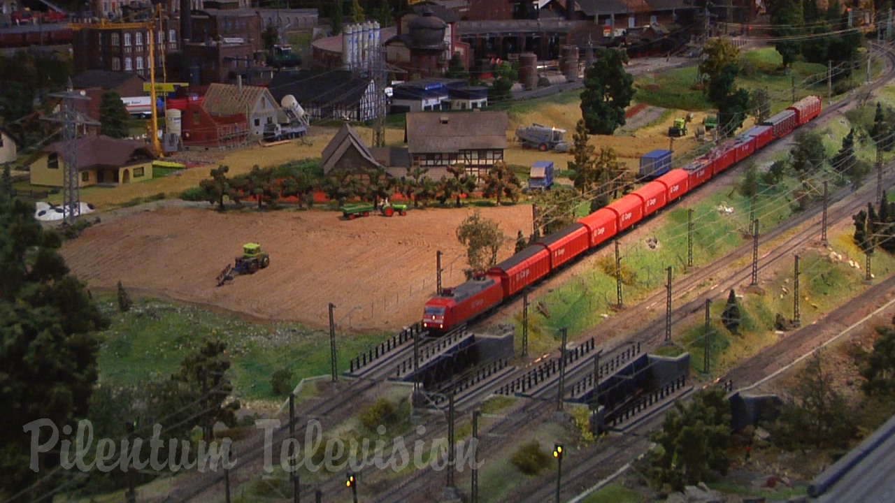 One of Europe’s largest model railway exhibitions: The ArsTECNICA model railroad in H0 scale