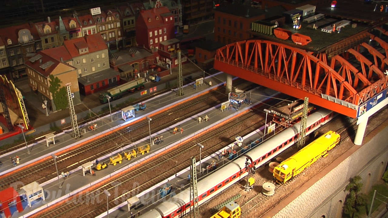 One of Europe’s largest model railway exhibitions: The ArsTECNICA model railroad in H0 scale