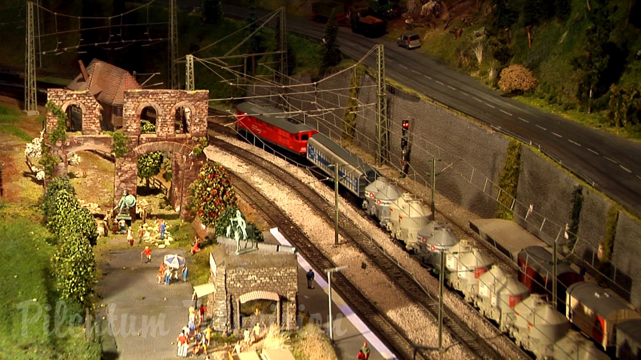 One of Europe’s largest model railway exhibitions: The ArsTECNICA model railroad in H0 scale