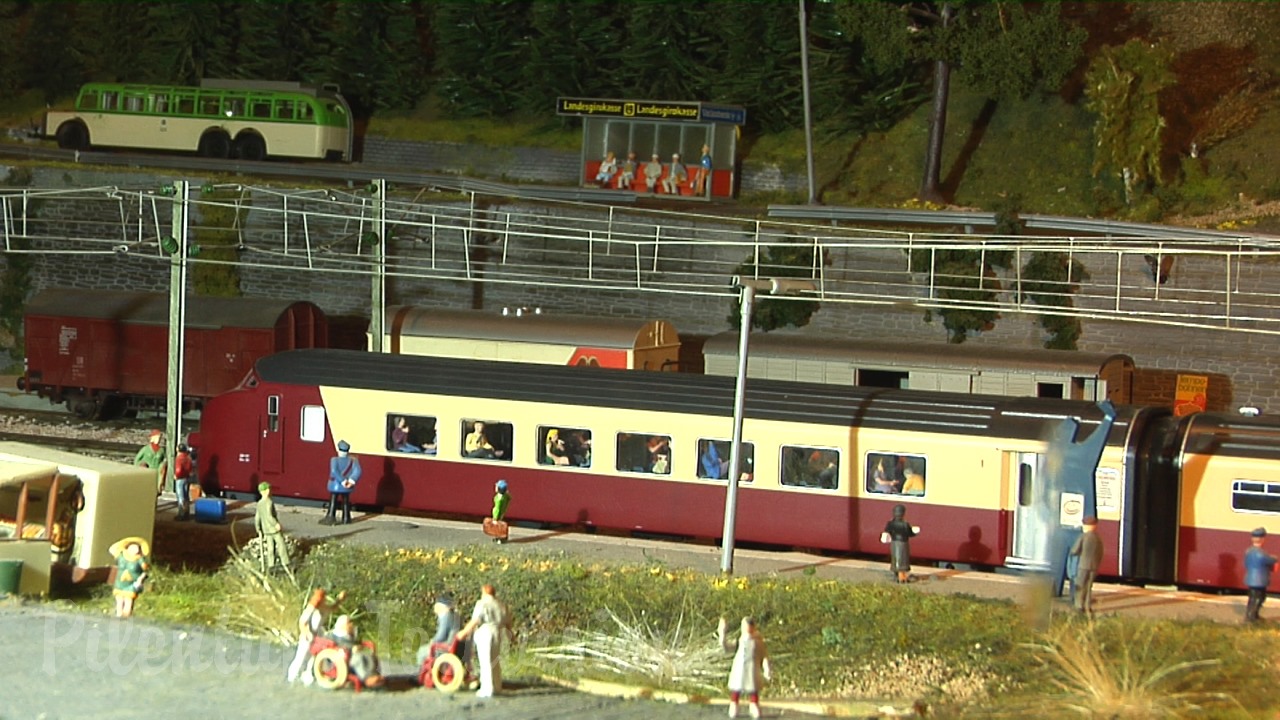 One of Europe’s largest model railway exhibitions: The ArsTECNICA model railroad in H0 scale