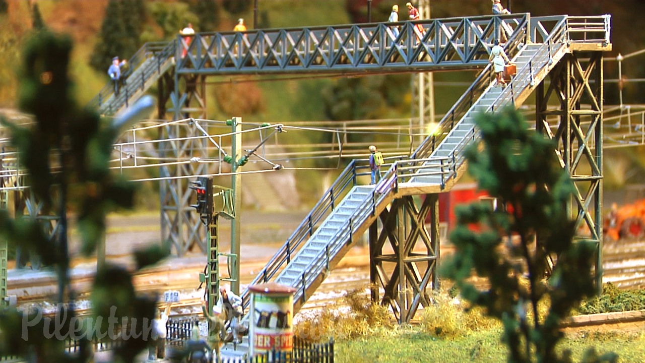 One of Europe’s largest model railway exhibitions: The ArsTECNICA model railroad in H0 scale