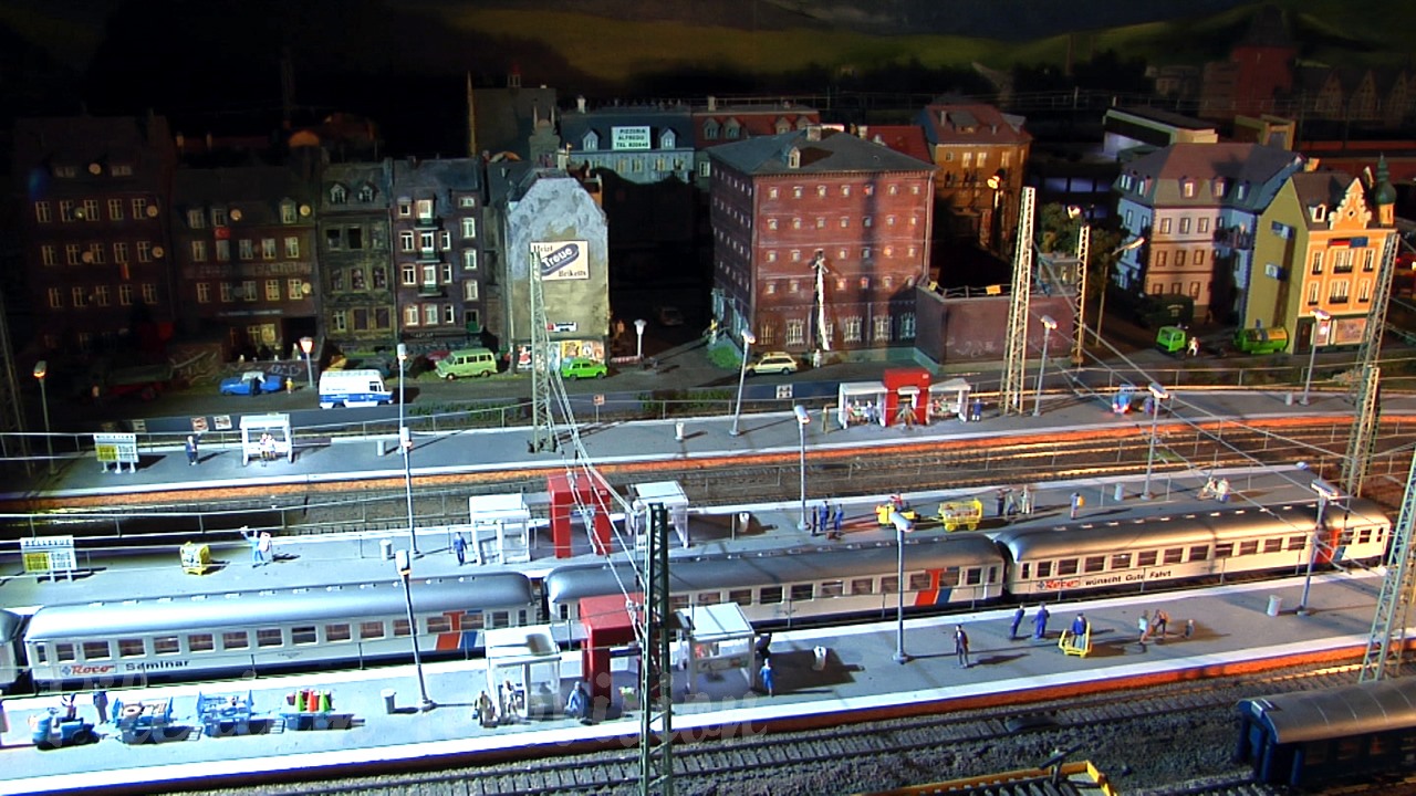 One of Europe’s largest model railway exhibitions: The ArsTECNICA model railroad in H0 scale