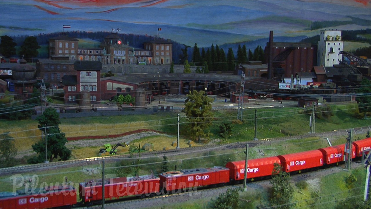 One of Europe’s largest model railway exhibitions: The ArsTECNICA model railroad in H0 scale