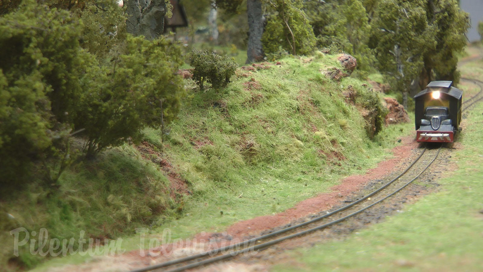 Superb Model Railway made by French Railroad Enthusiasts