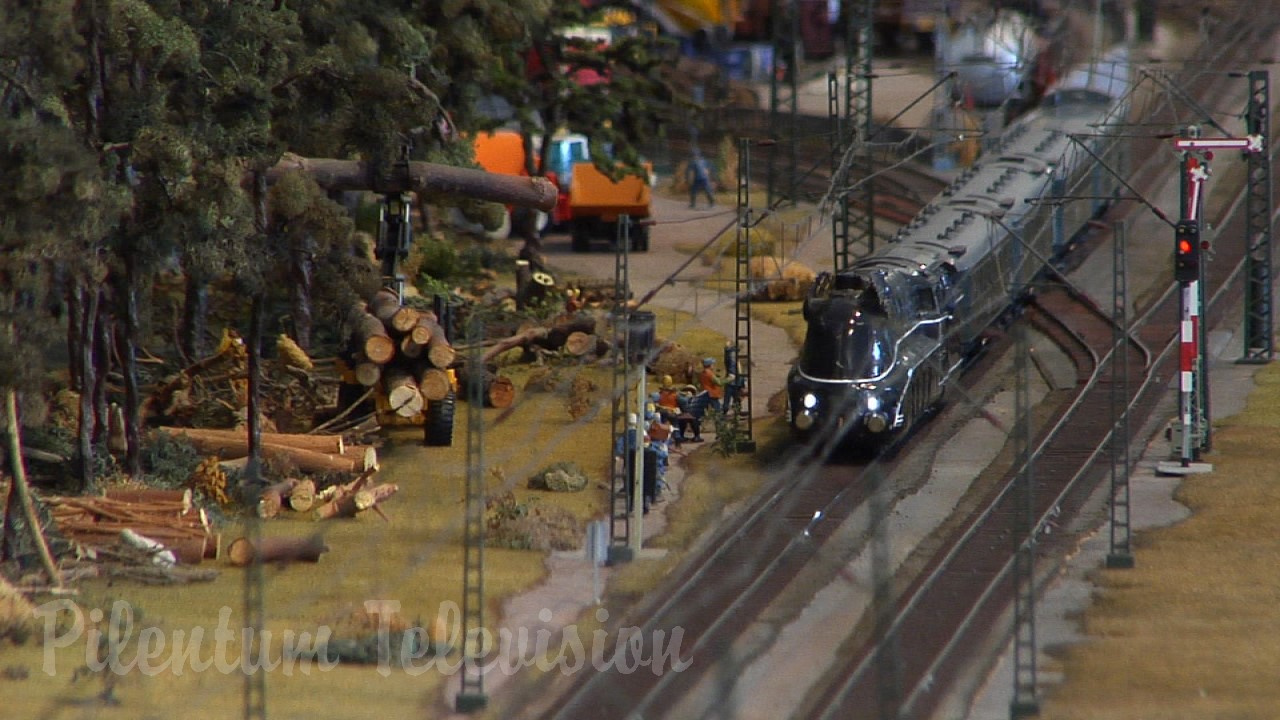 O Scale Trains at the Dresden Transport Museum by Pilentum Television