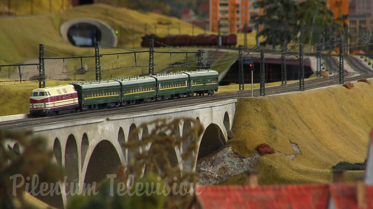 O Scale Trains at the Dresden Transport Museum by Pilentum Television