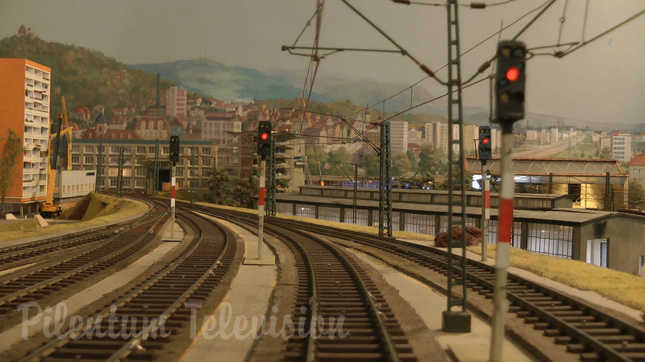 O Scale Trains at the Dresden Transport Museum by Pilentum Television