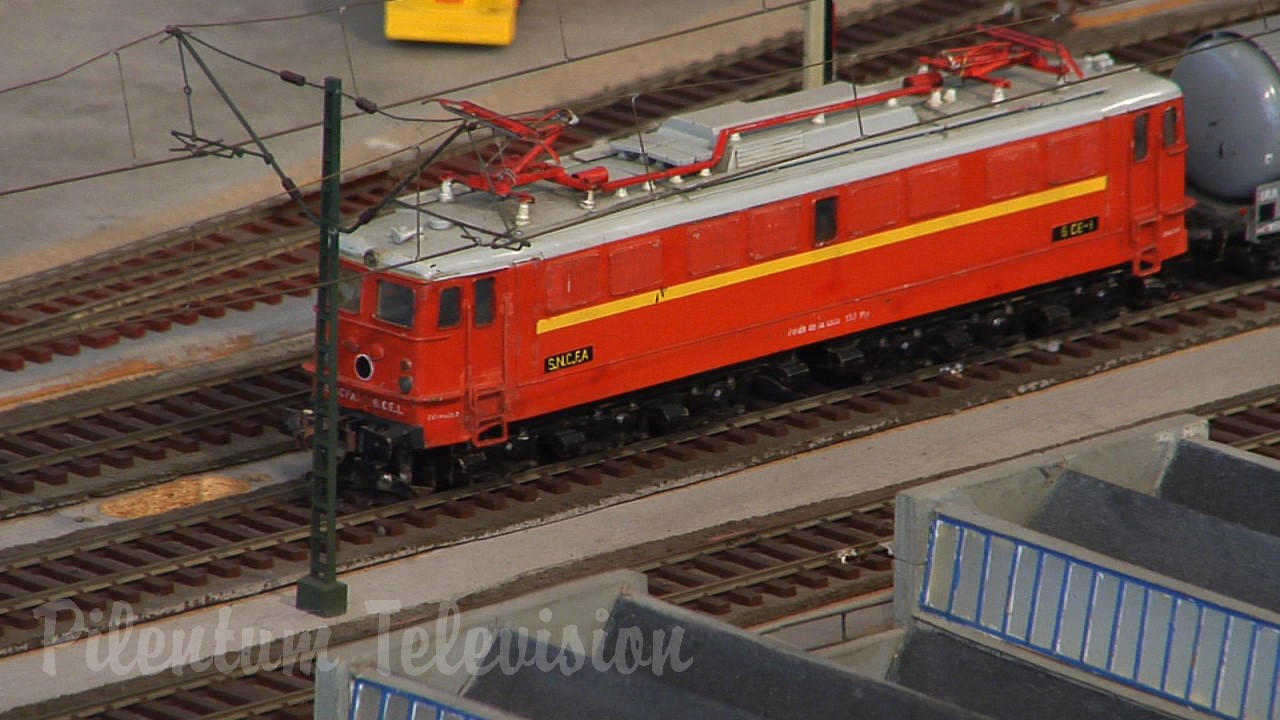 O Scale Trains at the Dresden Transport Museum by Pilentum Television