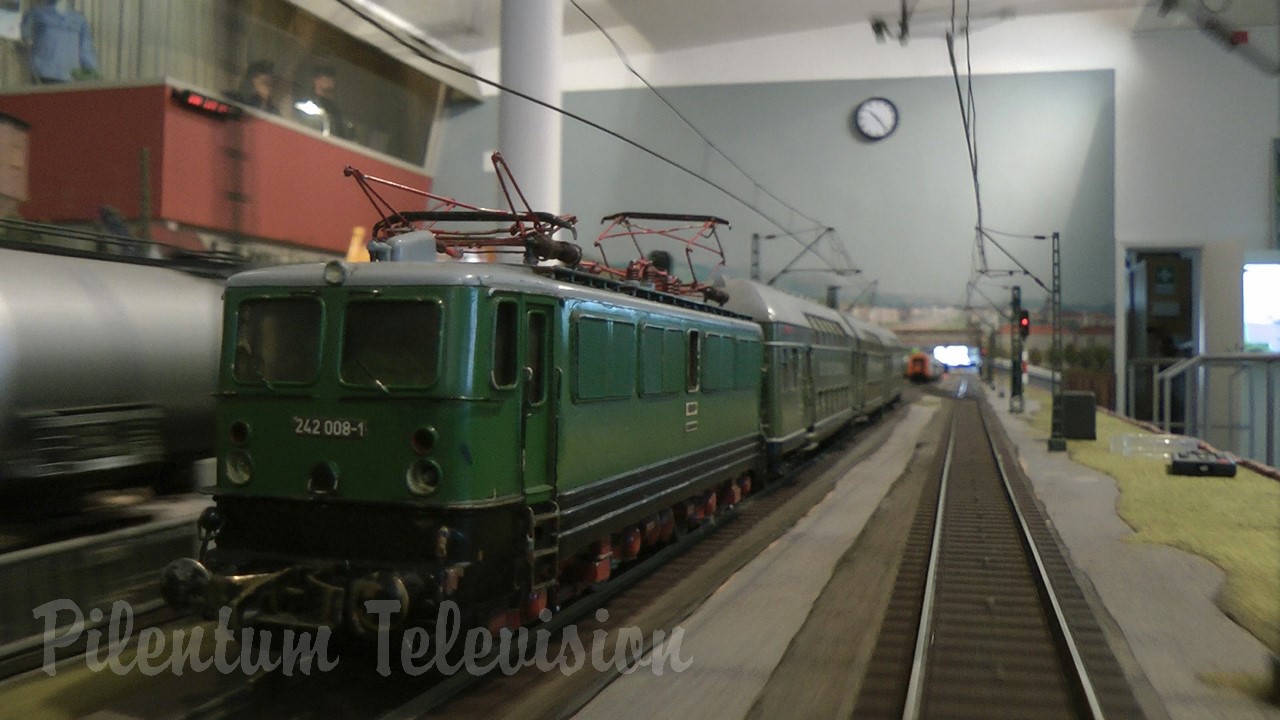 O Scale Trains at the Dresden Transport Museum by Pilentum Television