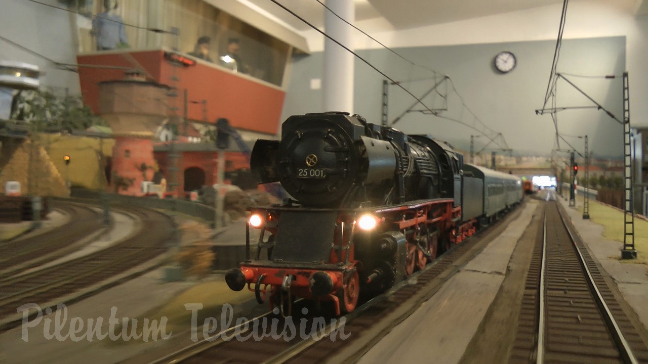 O Scale Trains at the Dresden Transport Museum by Pilentum Television