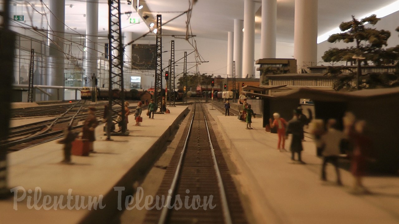 O Scale Trains at the Dresden Transport Museum by Pilentum Television