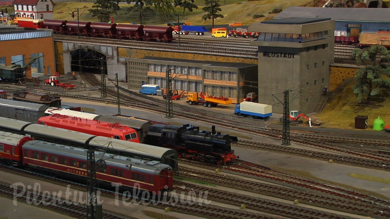 O Scale Trains at the Dresden Transport Museum by Pilentum Television