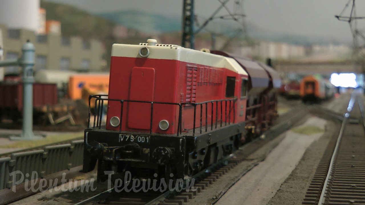 O Scale Trains at the Dresden Transport Museum by Pilentum Television