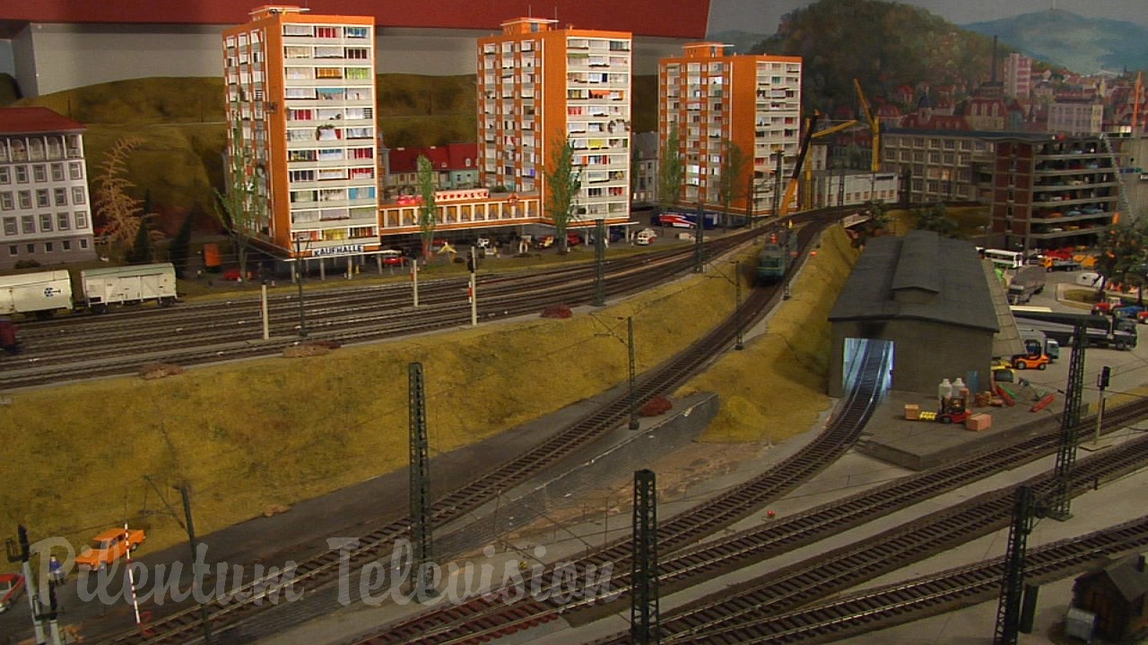 O Scale Trains at the Dresden Transport Museum by Pilentum Television