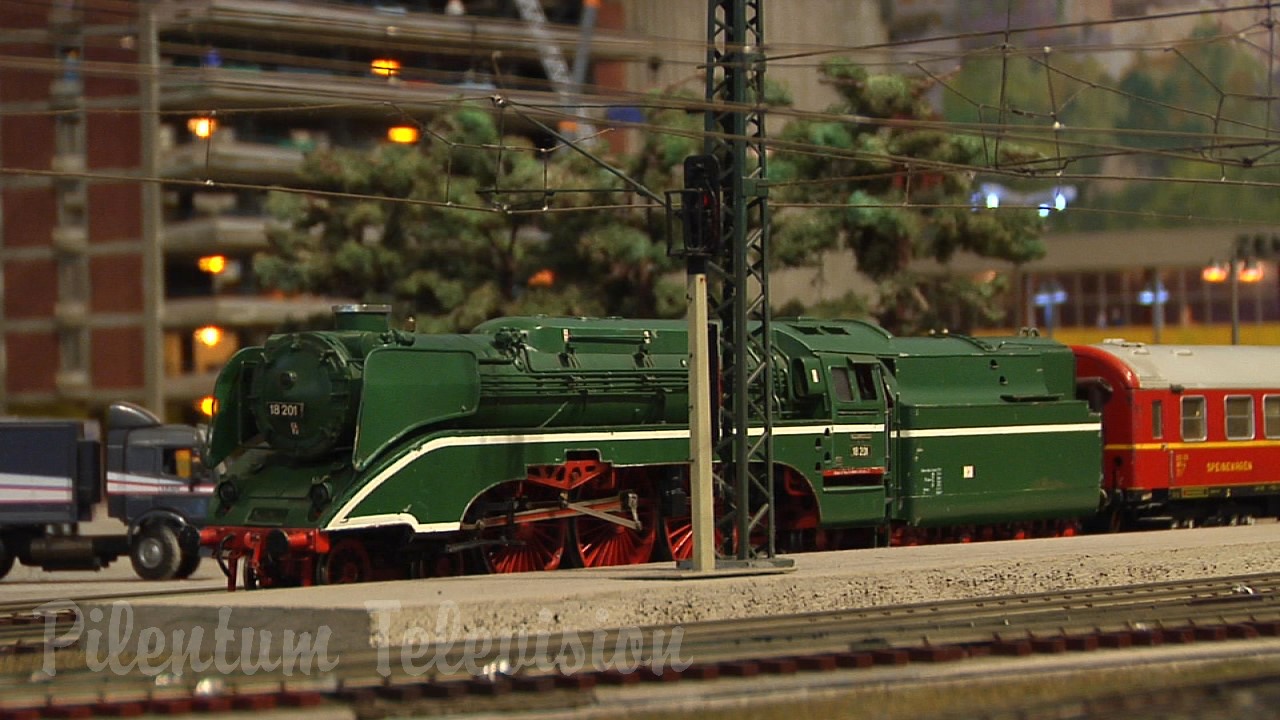 O Scale Trains at the Dresden Transport Museum by Pilentum Television