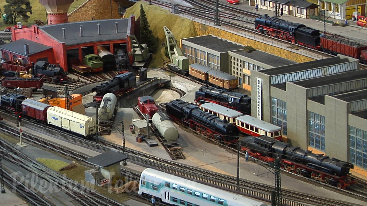 O Scale Trains at the Dresden Transport Museum by Pilentum Television