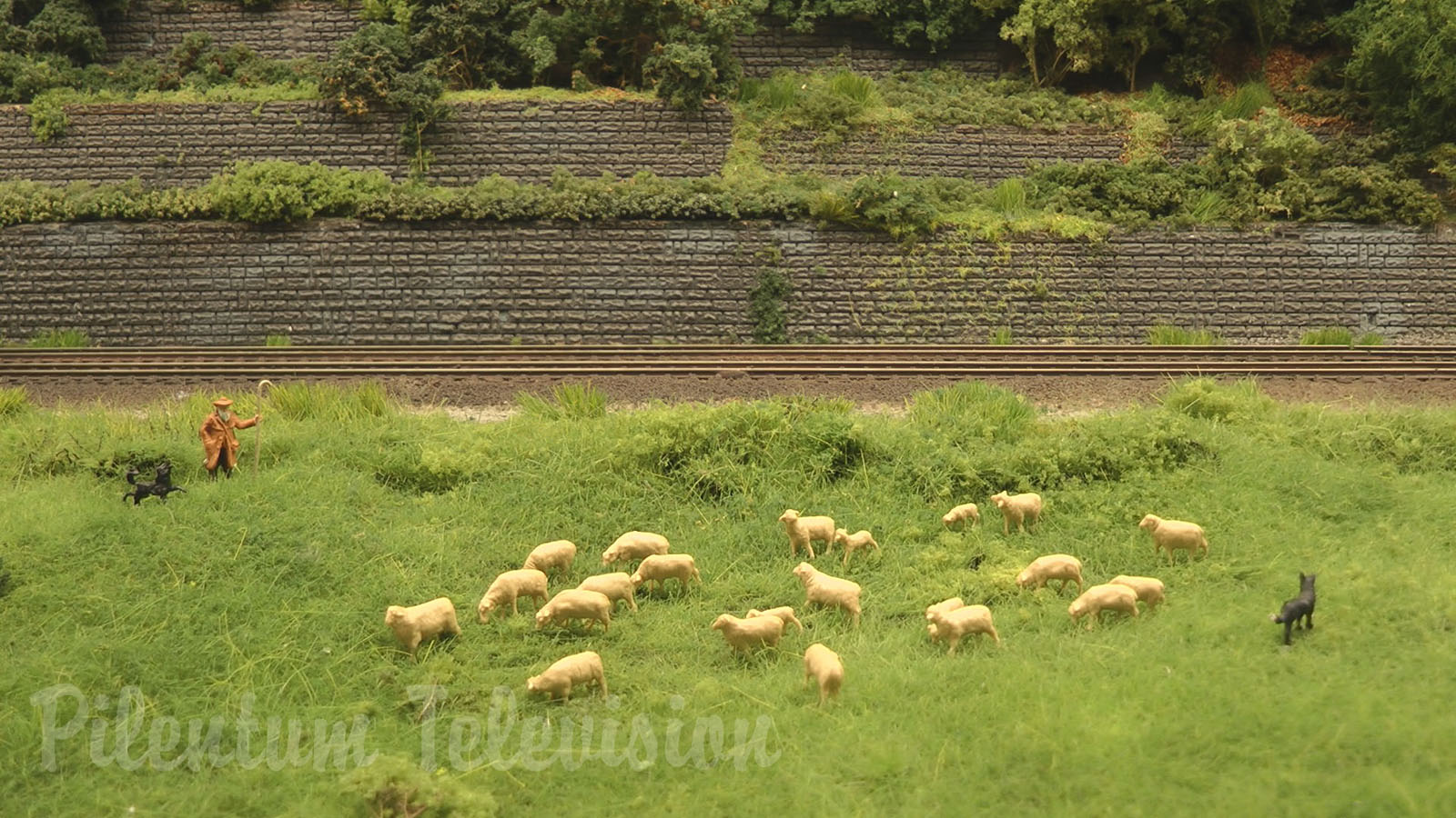 Model Railroad Layout of the City of Tilff in Belgium - Very realistic railway modelling in HO scale