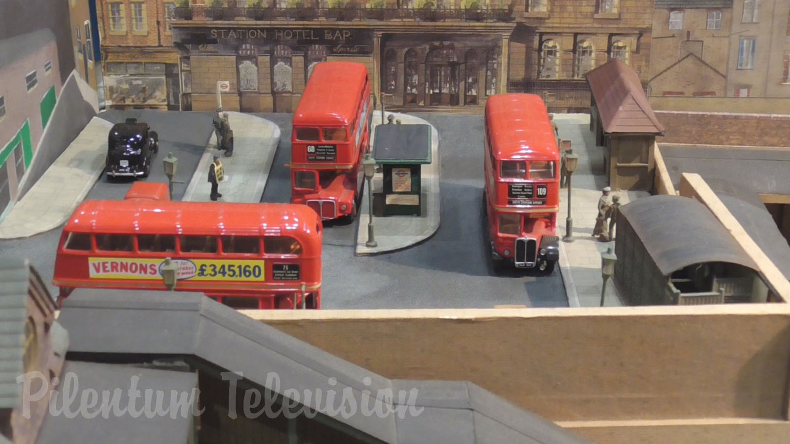 British Model Railway Layout “Thornbury Hill” in OO gauge with Cab Ride along the Main Line