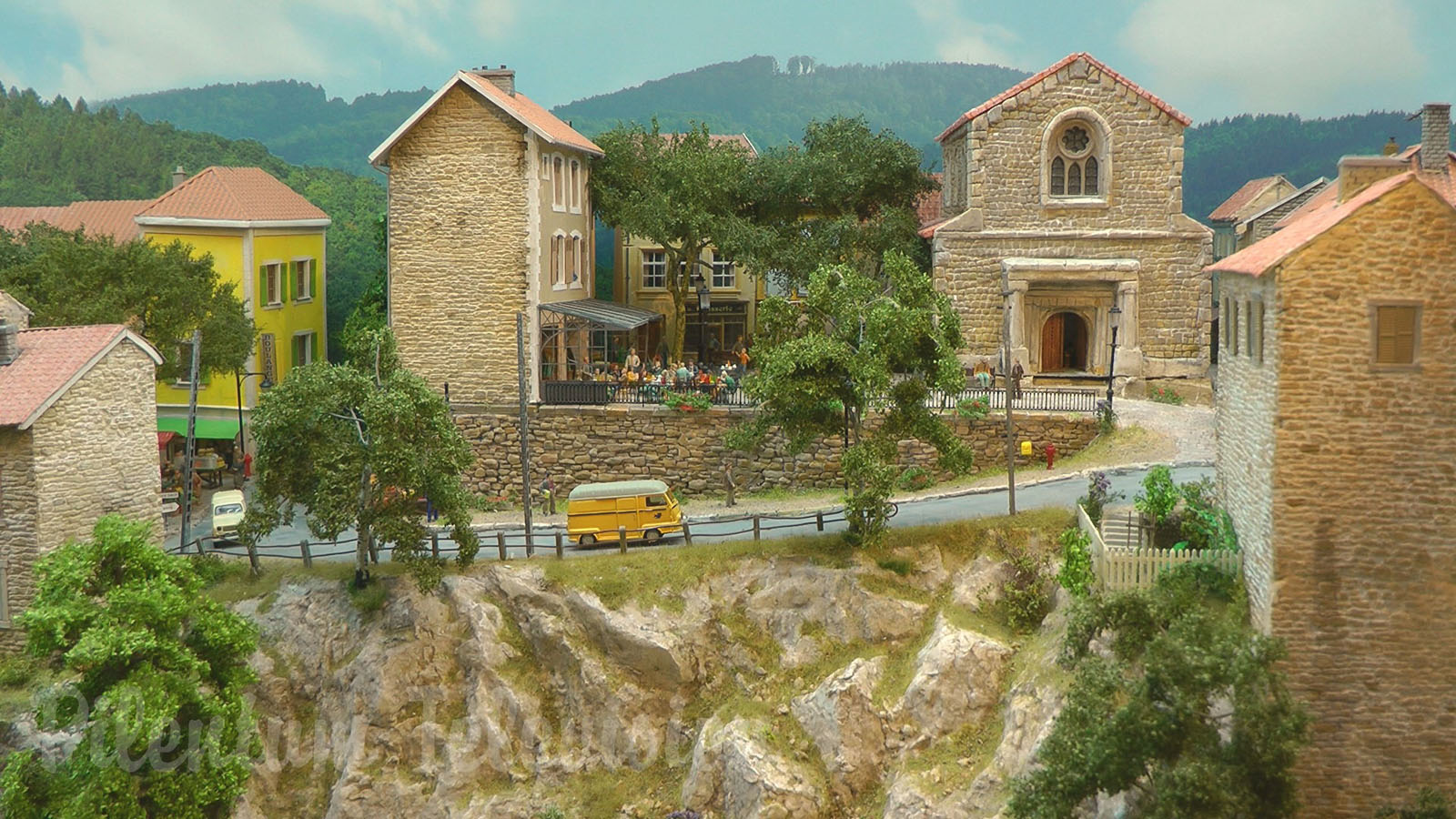 The France Vacation Model Railroad Layout in HO scale - A Masterpiece of Railway Modelling