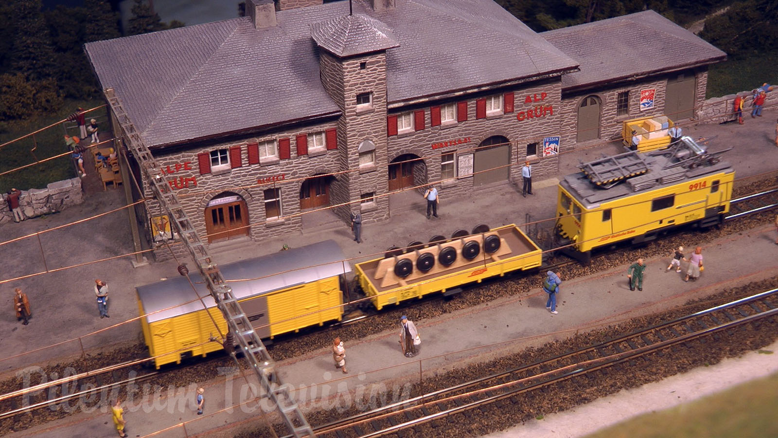 Model Trains from Switzerland: The Rhaetian Railway (RhB) - Metre gauge and electrified