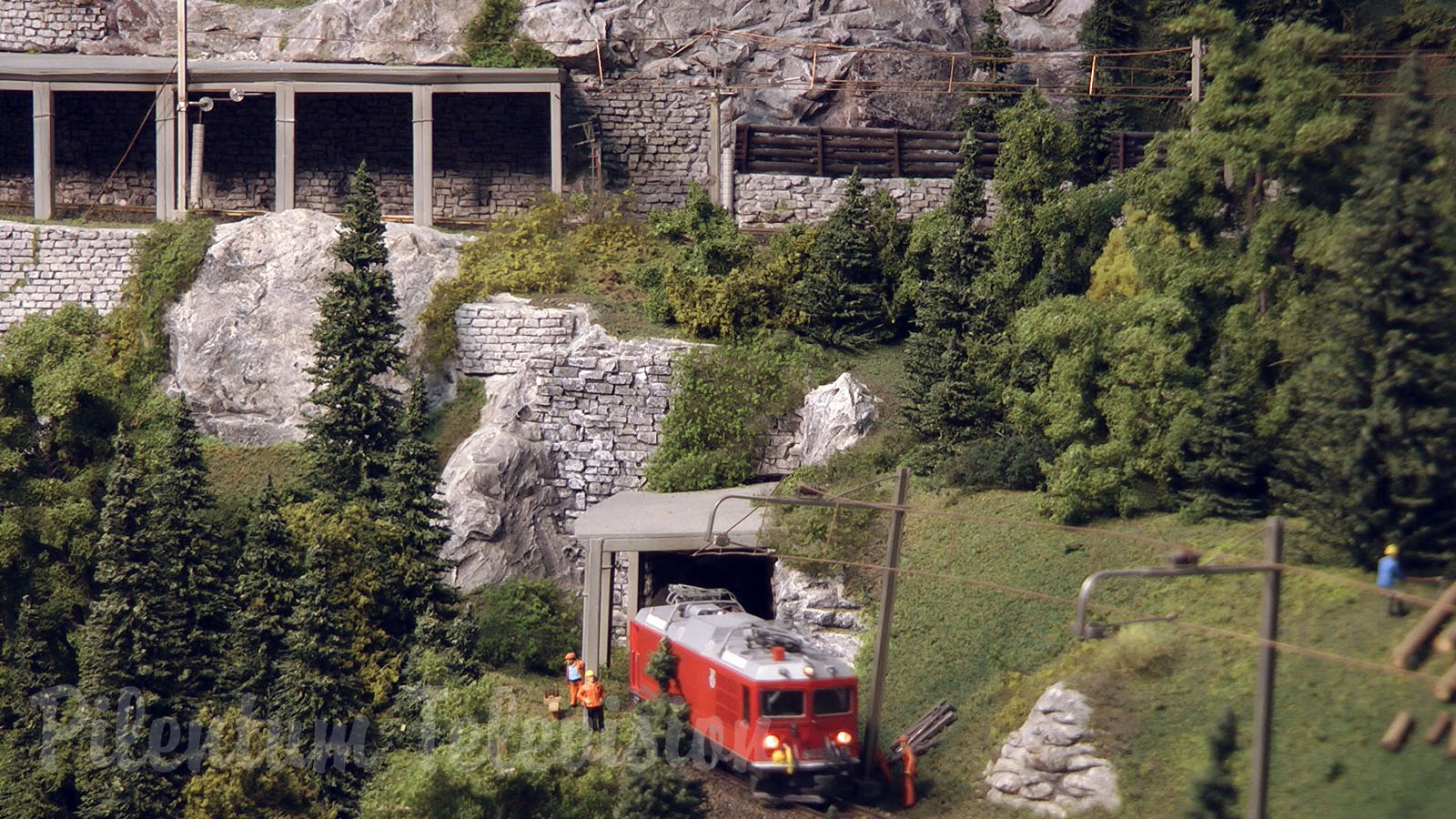 Model Trains from Switzerland: The Rhaetian Railway (RhB) - Metre gauge and electrified