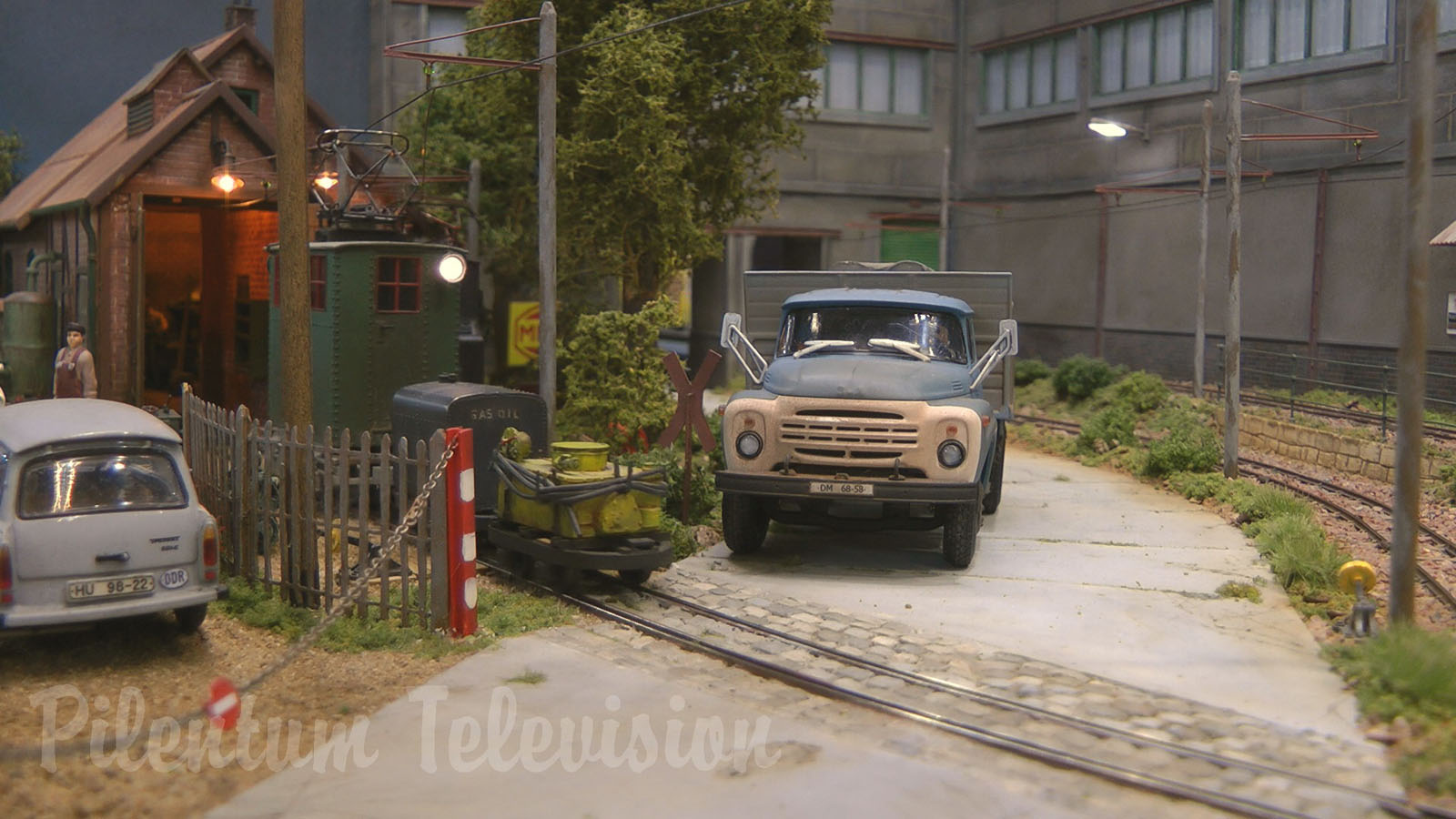 Industrial railroad of a former paper factory in East Germany - French model railroad diorama