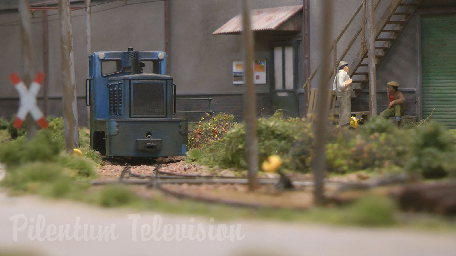 Industrial railroad of a former paper factory in East Germany - French model railroad diorama