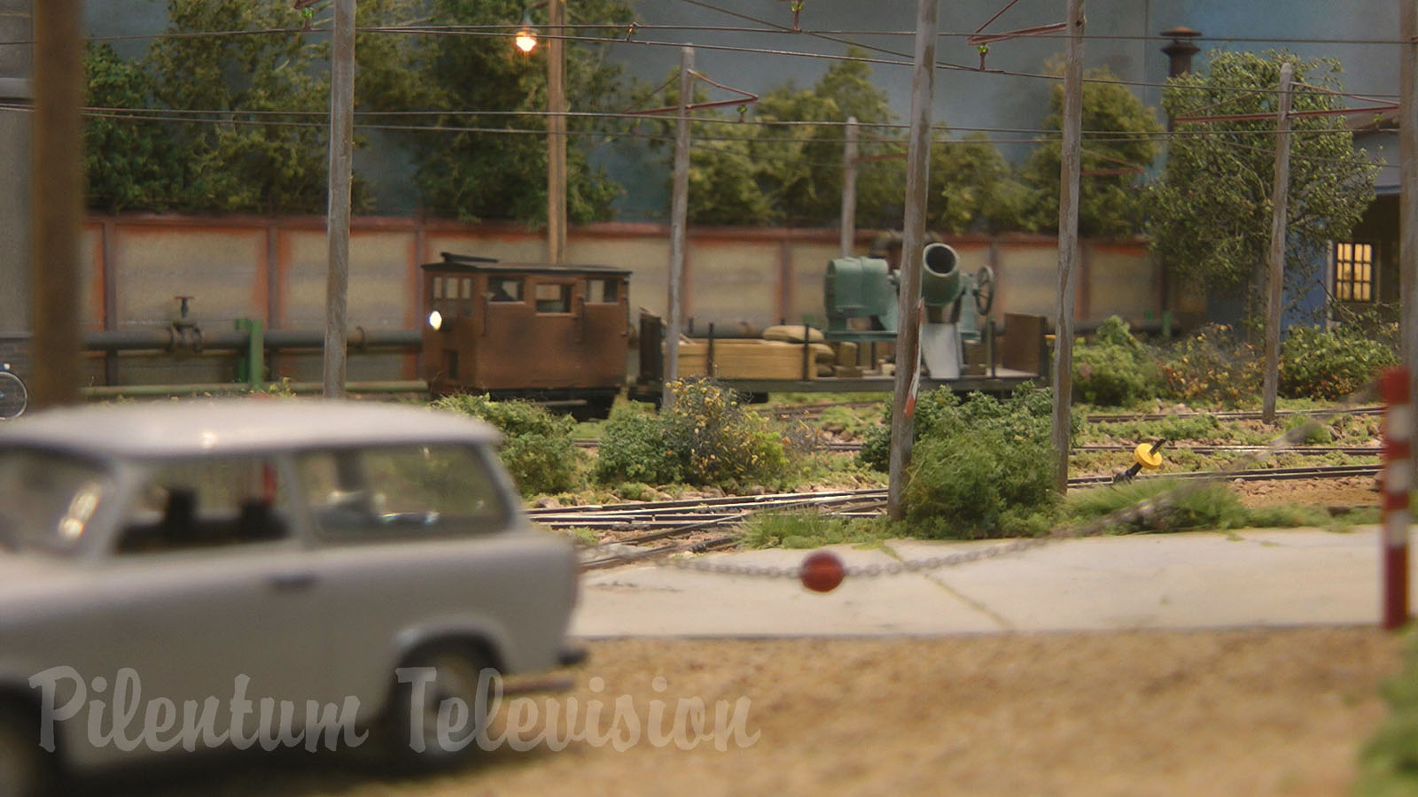 Industrial railroad of a former paper factory in East Germany - French model railroad diorama