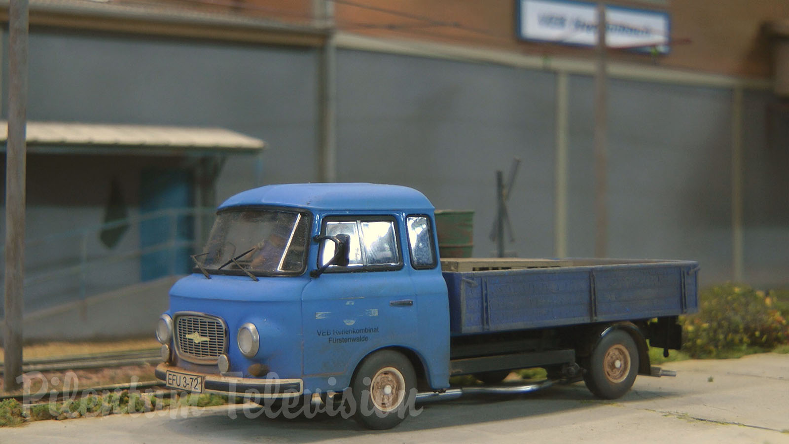 Industrial railroad of a former paper factory in East Germany - French model railroad diorama