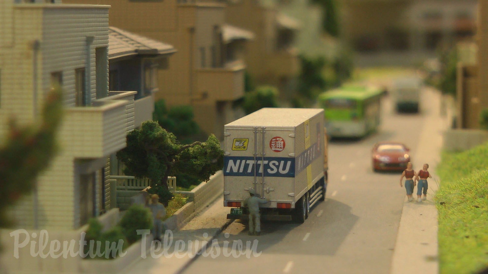 High-Speed Trains in Japan: KATO N Scale Model Railway Layout 鉄道模型 高速鉄道 東海道新幹線