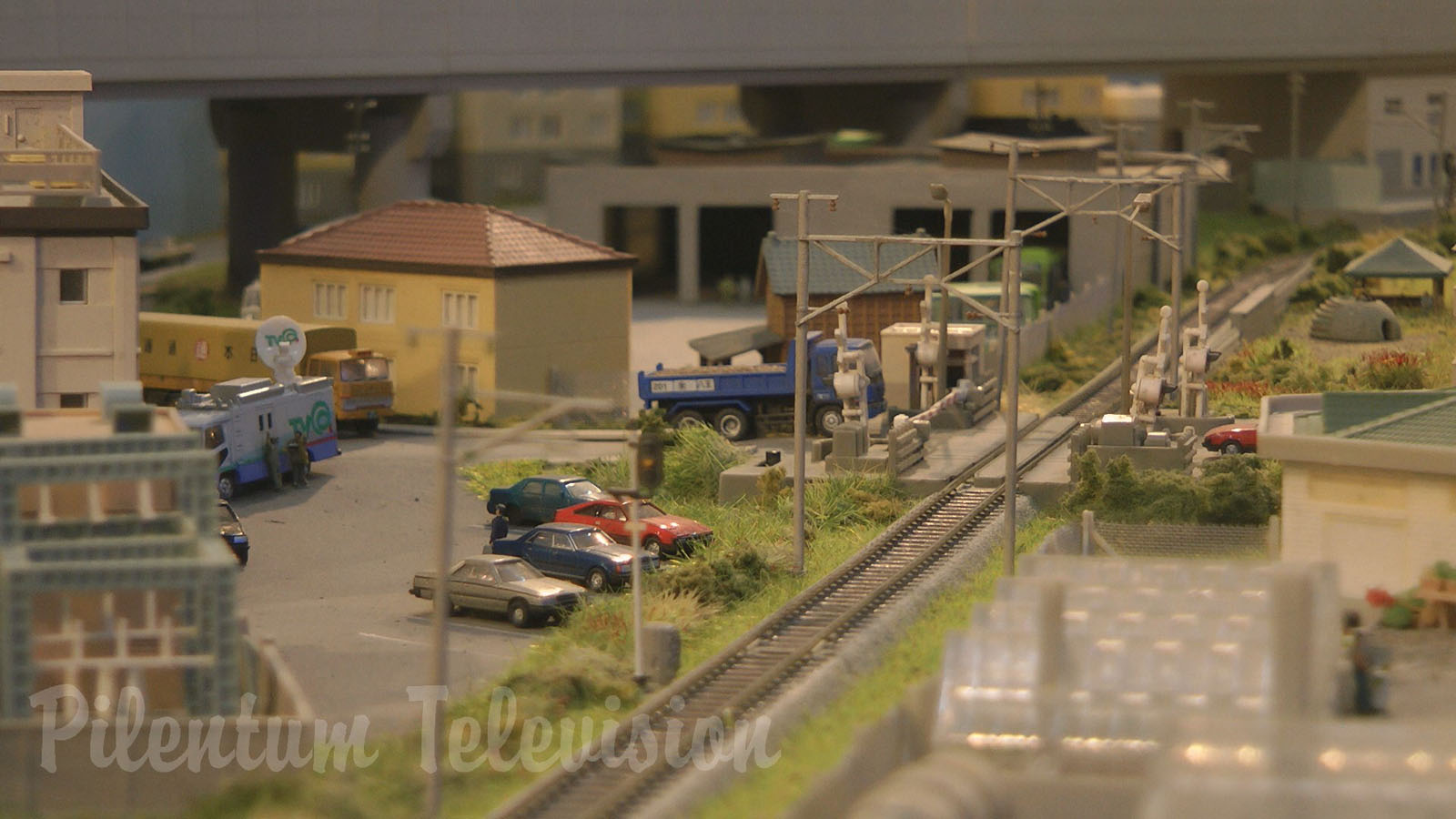 High-Speed Trains in Japan: KATO N Scale Model Railway Layout 鉄道模型 高速鉄道 東海道新幹線