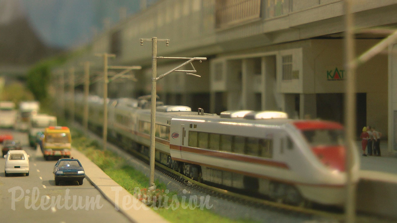 High-Speed Trains in Japan: KATO N Scale Model Railway Layout 鉄道模型 高速鉄道 東海道新幹線