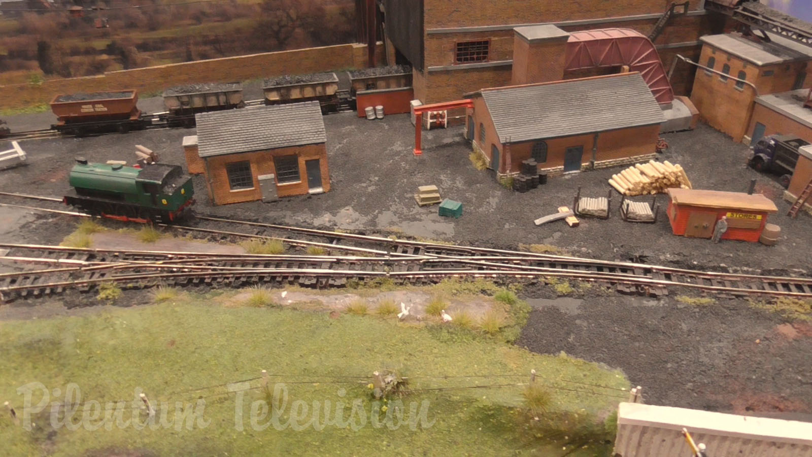 Model Railway Layout “Hawthorn Dene Colliery” in N scale by Les Richardson