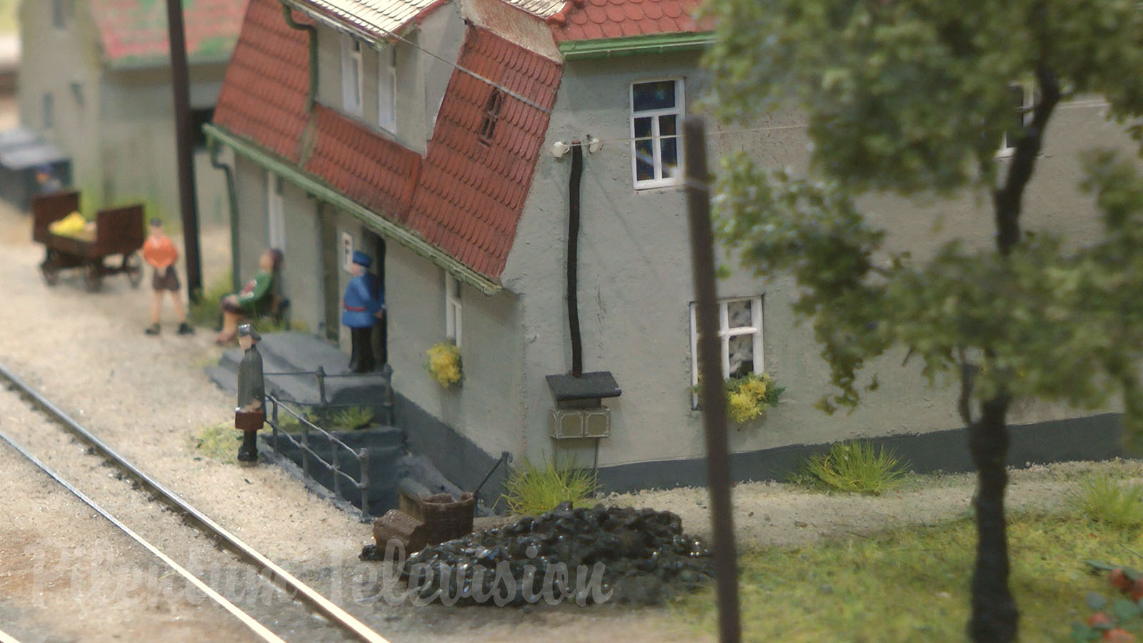 Something very rare: Model railway in TT scale with hand-built steam locomotives of Pomerania