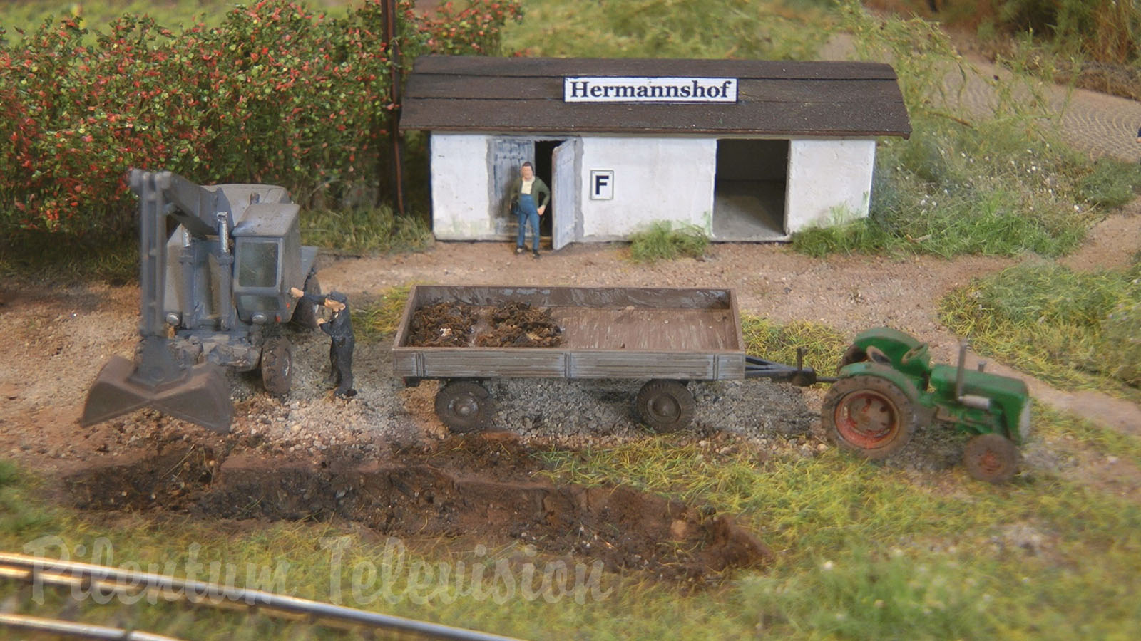 Something very rare: Model railway in TT scale with hand-built steam locomotives of Pomerania