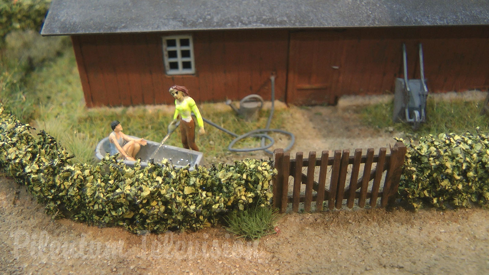 Something very rare: Model railway in TT scale with hand-built steam locomotives of Pomerania