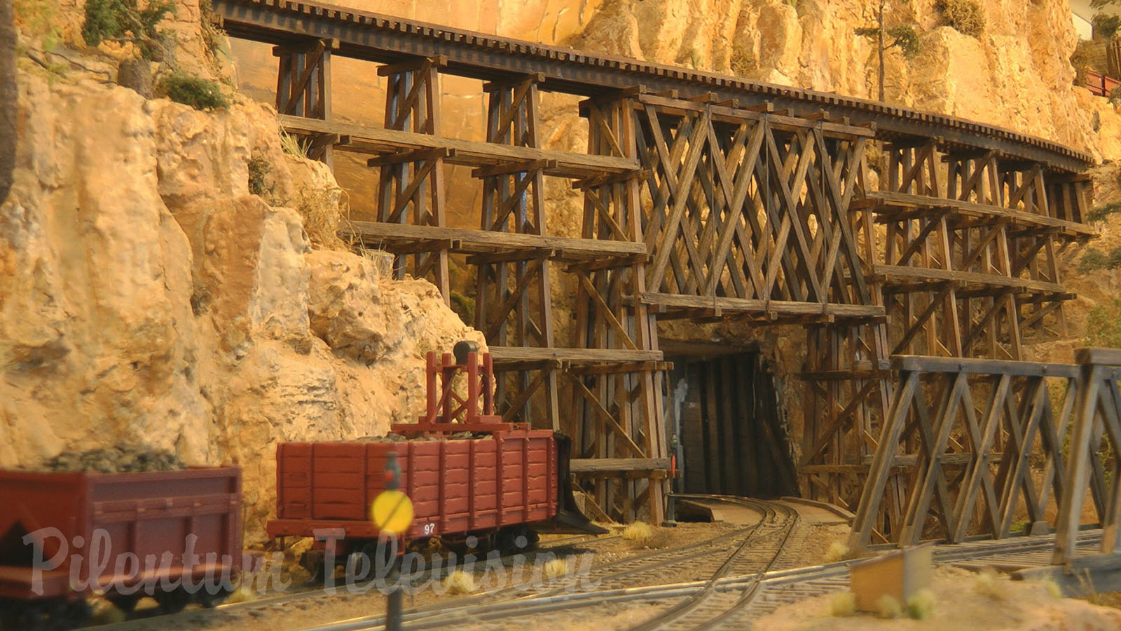 Mind Blowing on30 Scale Layout “Purgartory Peak” with Denver and Rio Grande Model Trains