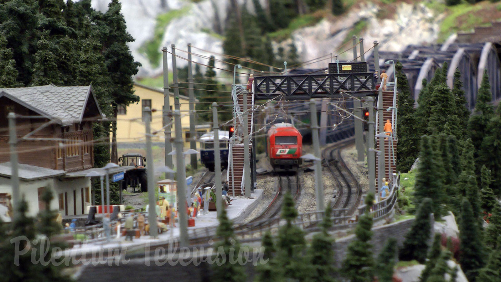 Model Railroading in Austria: Discover the beauty of the alpine landscape on a model train